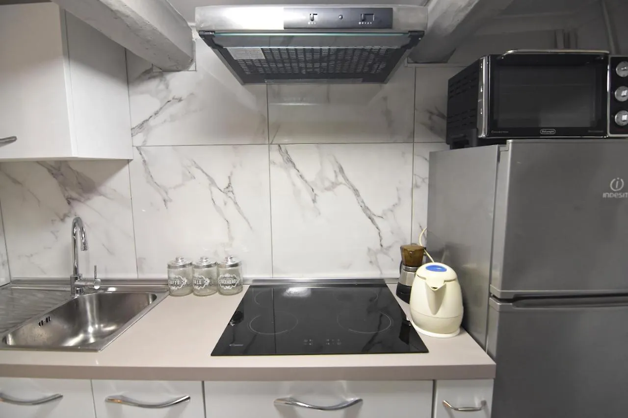 Lilliput Apartment Napoli 0*,